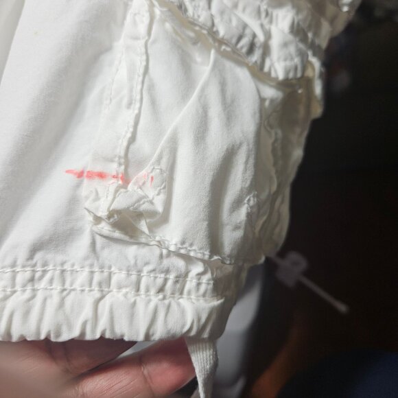 Mens White Cargo Shorts With Multiple Pockets & Elastic Waistband - Picture 8 of 9